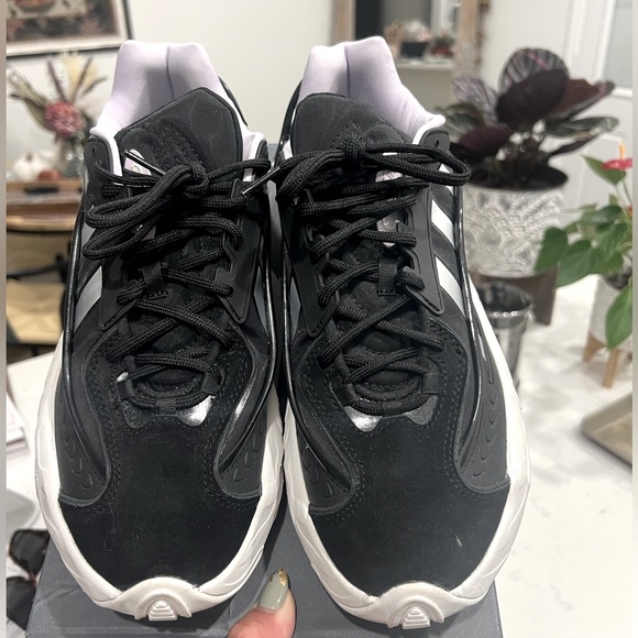 Adidas Oznova Size 10 W - Picture 2 of 4